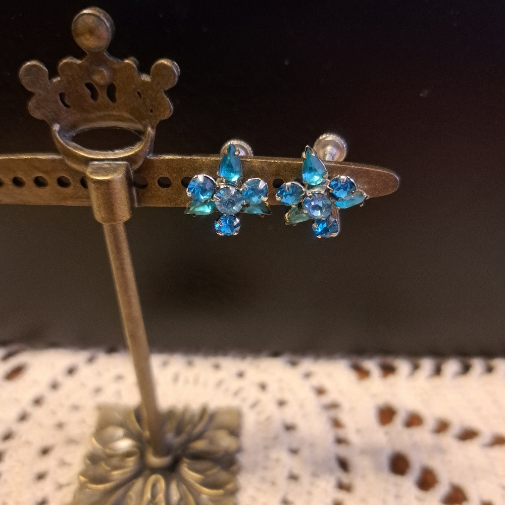 Vintage Ocean Blue Rhinestone Screw Back Earrings Star Shape Sparkle